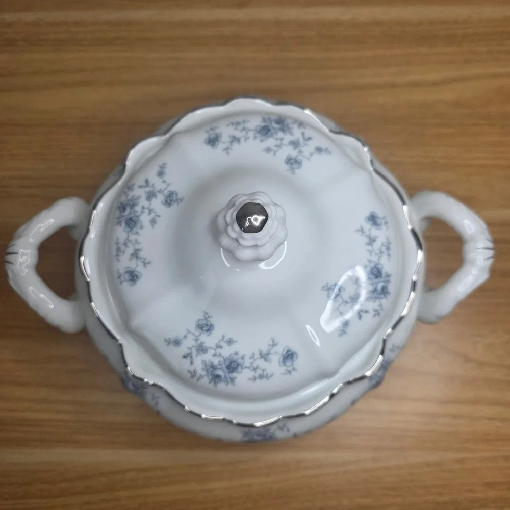 Johann Haviland Blue Garland Bavaria Germany Round Covered Vegetable Bowl EUC